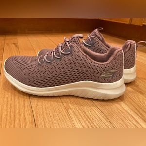 Sketchers memory foam shoes